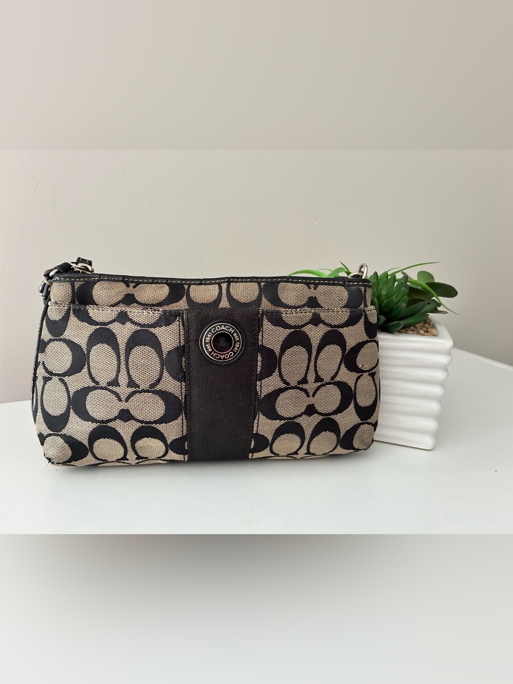 🦋Coach🦋Vintage Signature C Black & Grey Clutch/Handbag